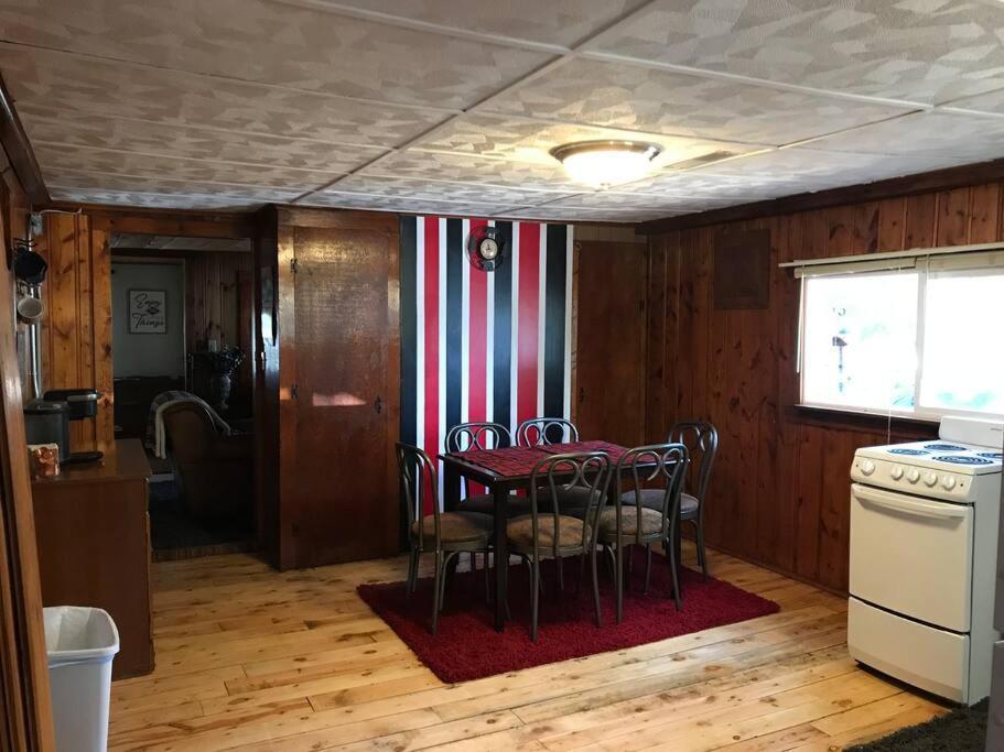 Royce'S Outpost Rustic Cabin Nearby Trails Mio Екстериор снимка