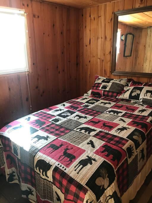 Royce'S Outpost Rustic Cabin Nearby Trails Mio Екстериор снимка